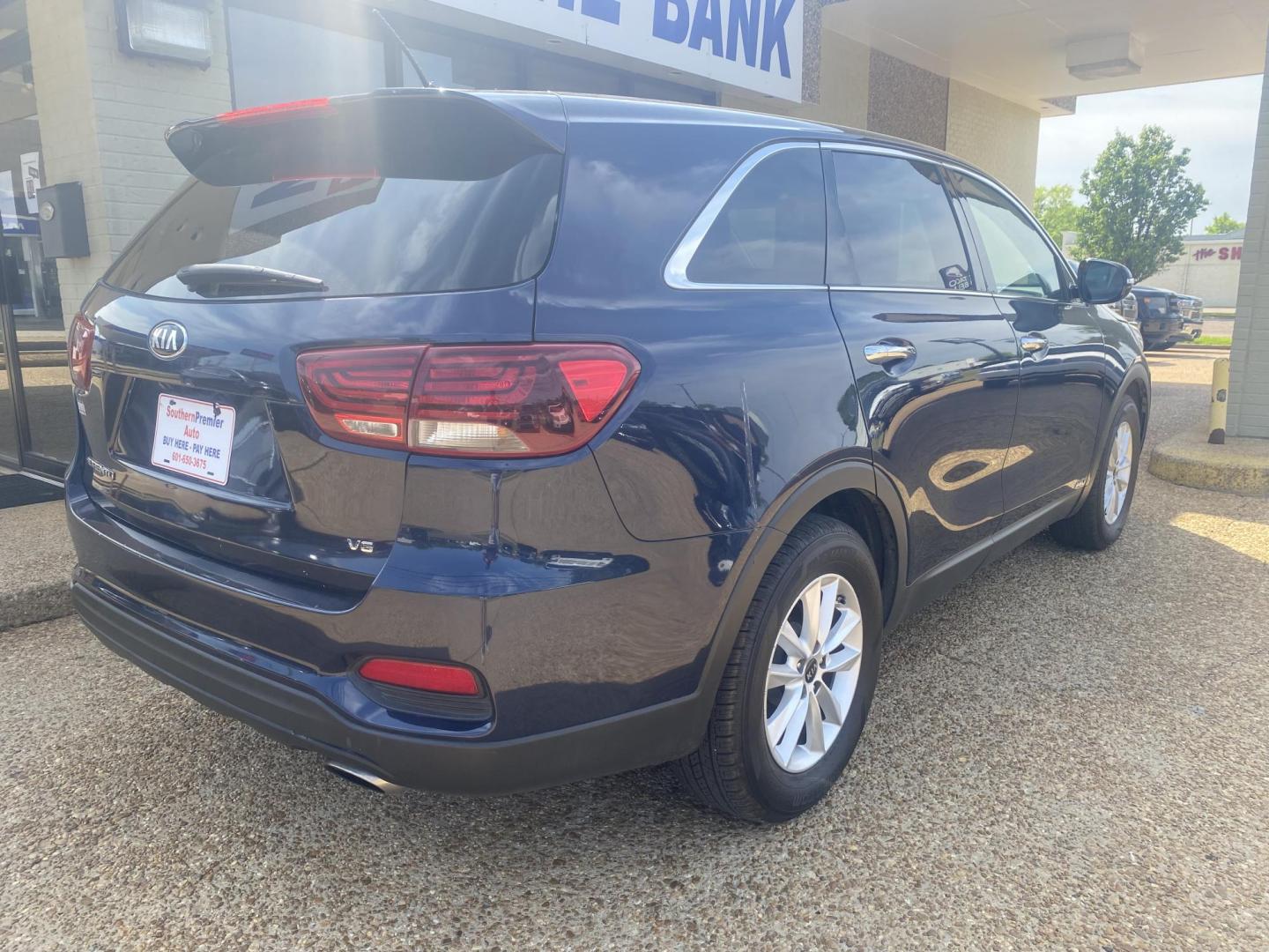 2019 BLUE KIA SORENTO LX (5XYPGDA59KG) , located at 922 W. Beacon St., Philadelphia, MS, 39350, (601) 650-3675, 32.770447, -89.127151 - Photo#5