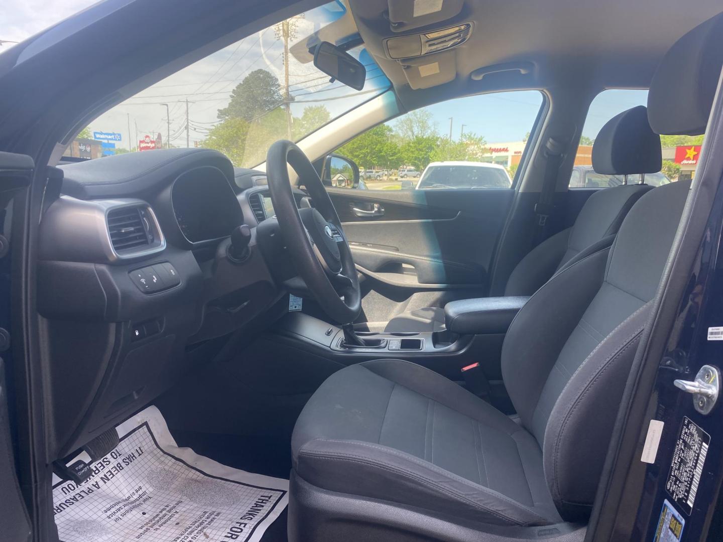 2019 BLUE KIA SORENTO LX (5XYPGDA59KG) , located at 922 W. Beacon St., Philadelphia, MS, 39350, (601) 650-3675, 32.770447, -89.127151 - Photo#9