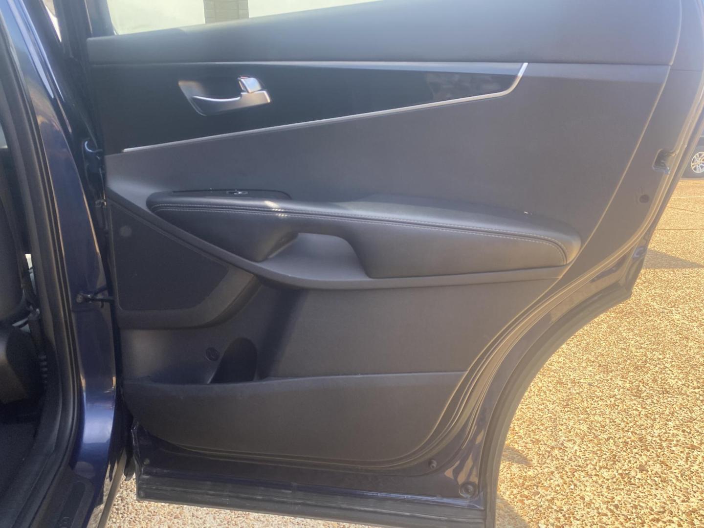 2019 BLUE KIA SORENTO LX (5XYPGDA59KG) , located at 922 W. Beacon St., Philadelphia, MS, 39350, (601) 650-3675, 32.770447, -89.127151 - Photo#15