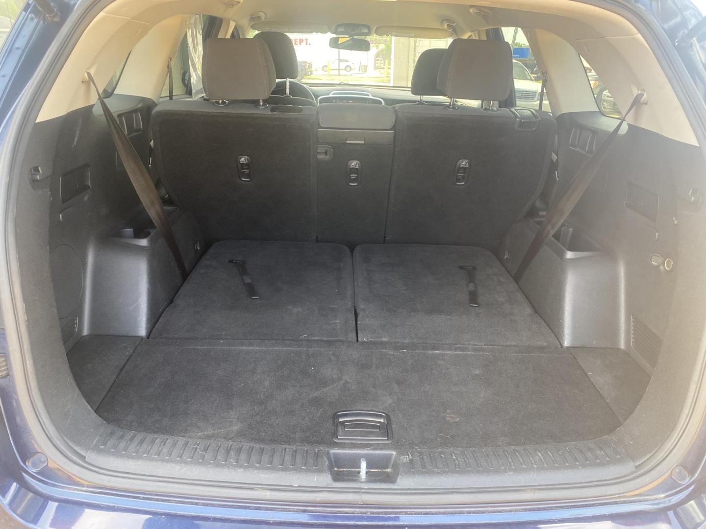 2019 BLUE KIA SORENTO LX (5XYPGDA59KG) , located at 922 W. Beacon St., Philadelphia, MS, 39350, (601) 650-3675, 32.770447, -89.127151 - Photo#18