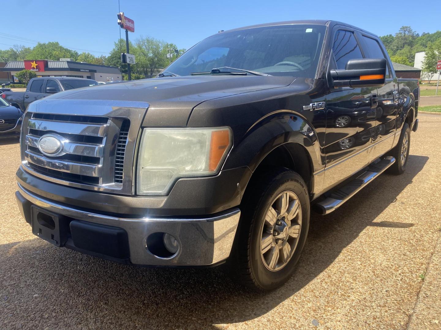 2009 BROWN FORD F-150 XLT (1FTRW12849K) , located at 922 W. Beacon St., Philadelphia, MS, 39350, (601) 650-3675, 32.770447, -89.127151 - Photo#2