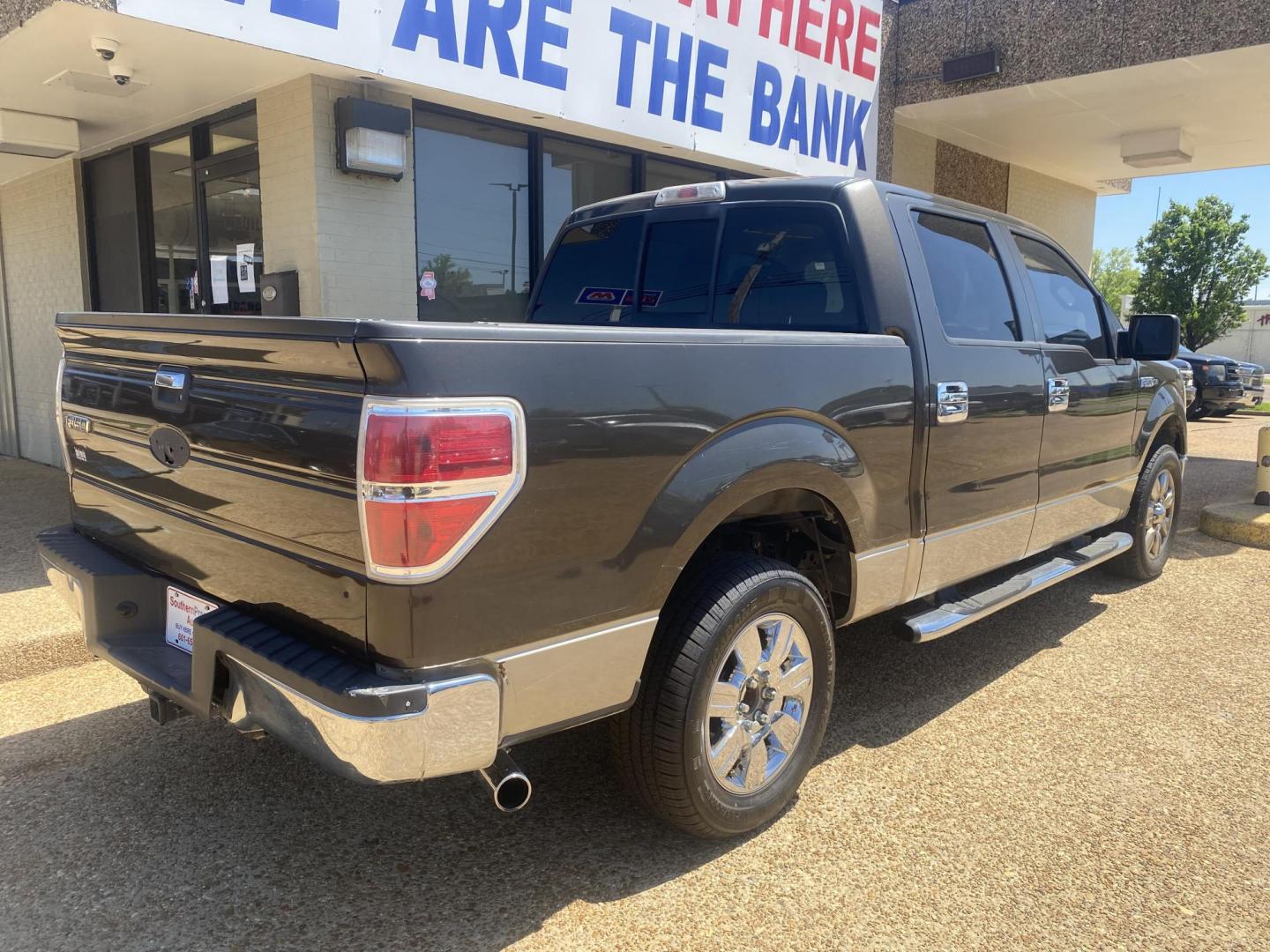 2009 BROWN FORD F-150 XLT (1FTRW12849K) , located at 922 W. Beacon St., Philadelphia, MS, 39350, (601) 650-3675, 32.770447, -89.127151 - Photo#5