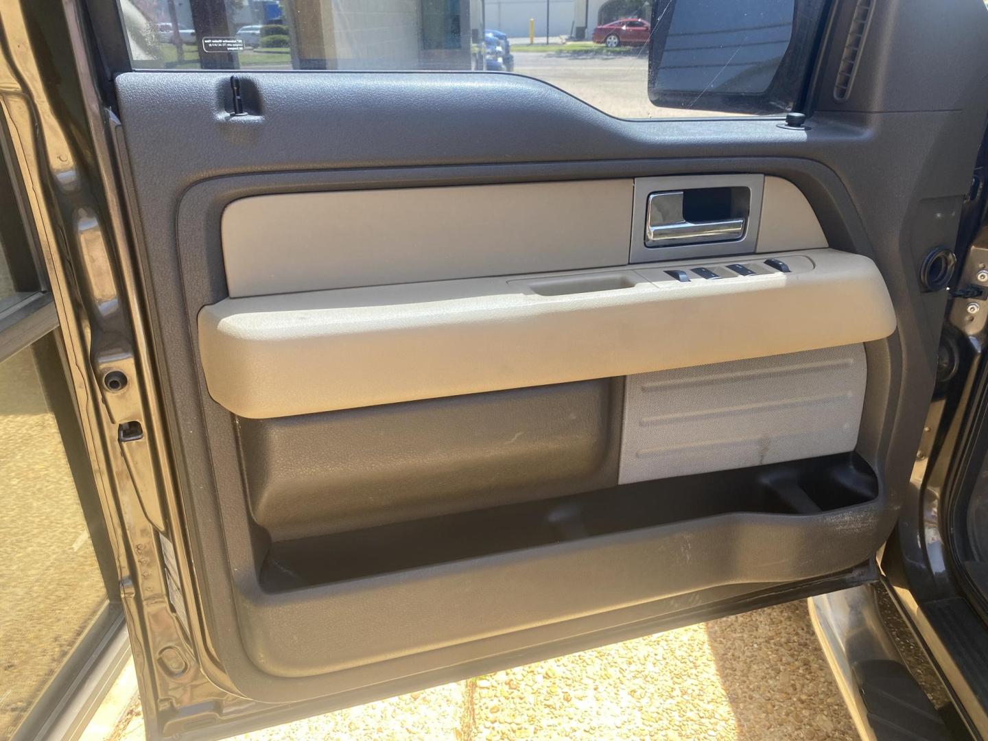 2009 BROWN FORD F-150 XLT (1FTRW12849K) , located at 922 W. Beacon St., Philadelphia, MS, 39350, (601) 650-3675, 32.770447, -89.127151 - Photo#8
