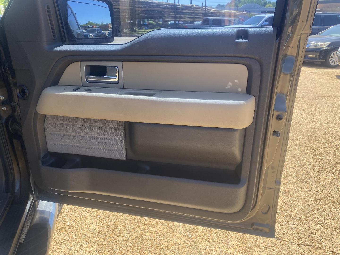 2009 BROWN FORD F-150 XLT (1FTRW12849K) , located at 922 W. Beacon St., Philadelphia, MS, 39350, (601) 650-3675, 32.770447, -89.127151 - Photo#11