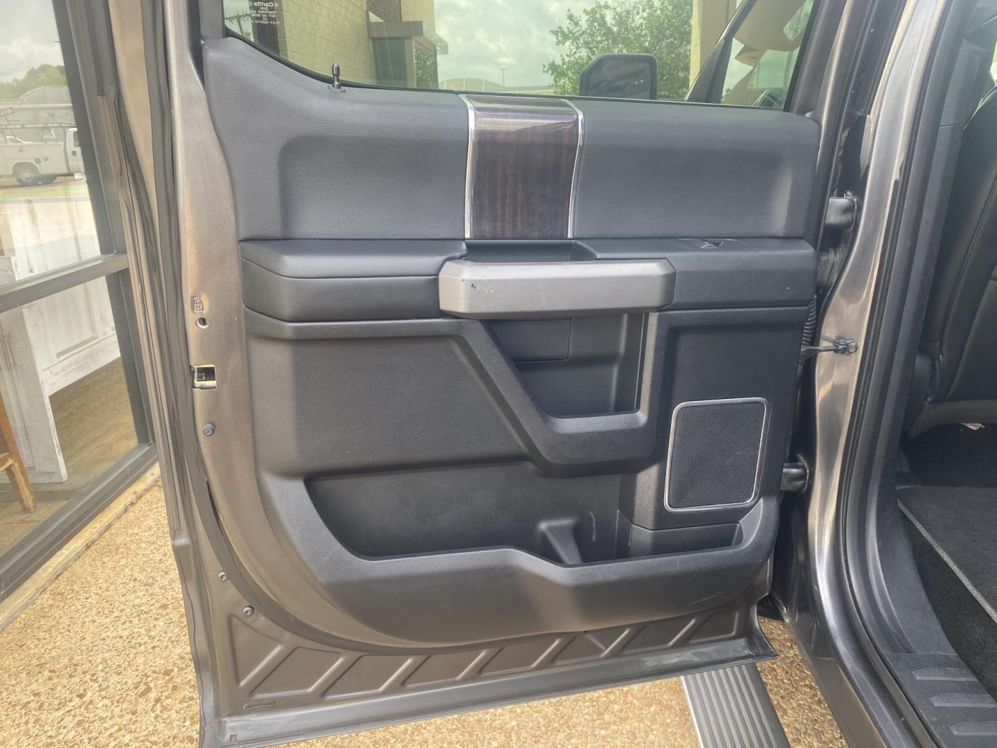 2015 GRAY FORD F-150 PLATINUM (1FTEW1EG5FF) , located at 922 W. Beacon St., Philadelphia, MS, 39350, (601) 650-3675, 32.770447, -89.127151 - Photo#11