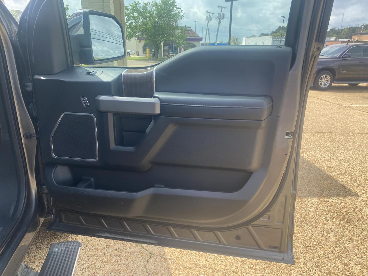 2015 GRAY FORD F-150 PLATINUM (1FTEW1EG5FF) , located at 922 W. Beacon St., Philadelphia, MS, 39350, (601) 650-3675, 32.770447, -89.127151 - Photo#15