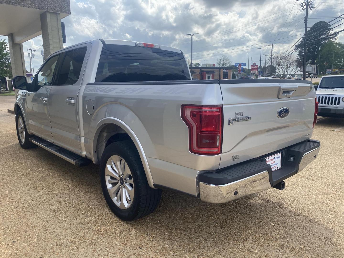 2015 SILVER FORD F-150 XL; PLATINUM; (1FTEW1CF2FK) , located at 922 W. Beacon St., Philadelphia, MS, 39350, (601) 650-3675, 32.770447, -89.127151 - Photo#3