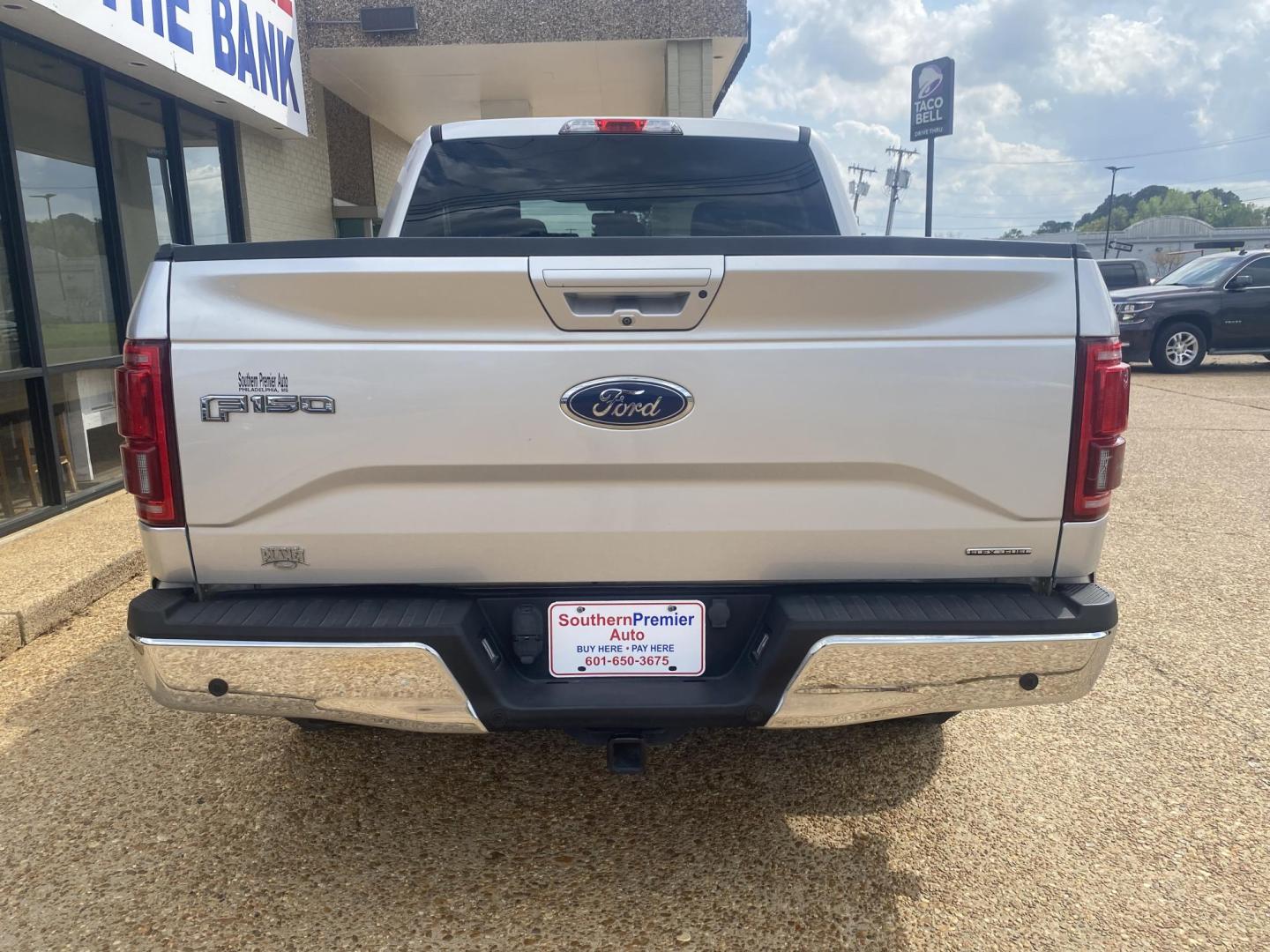 2015 SILVER FORD F-150 XL; PLATINUM; (1FTEW1CF2FK) , located at 922 W. Beacon St., Philadelphia, MS, 39350, (601) 650-3675, 32.770447, -89.127151 - Photo#4