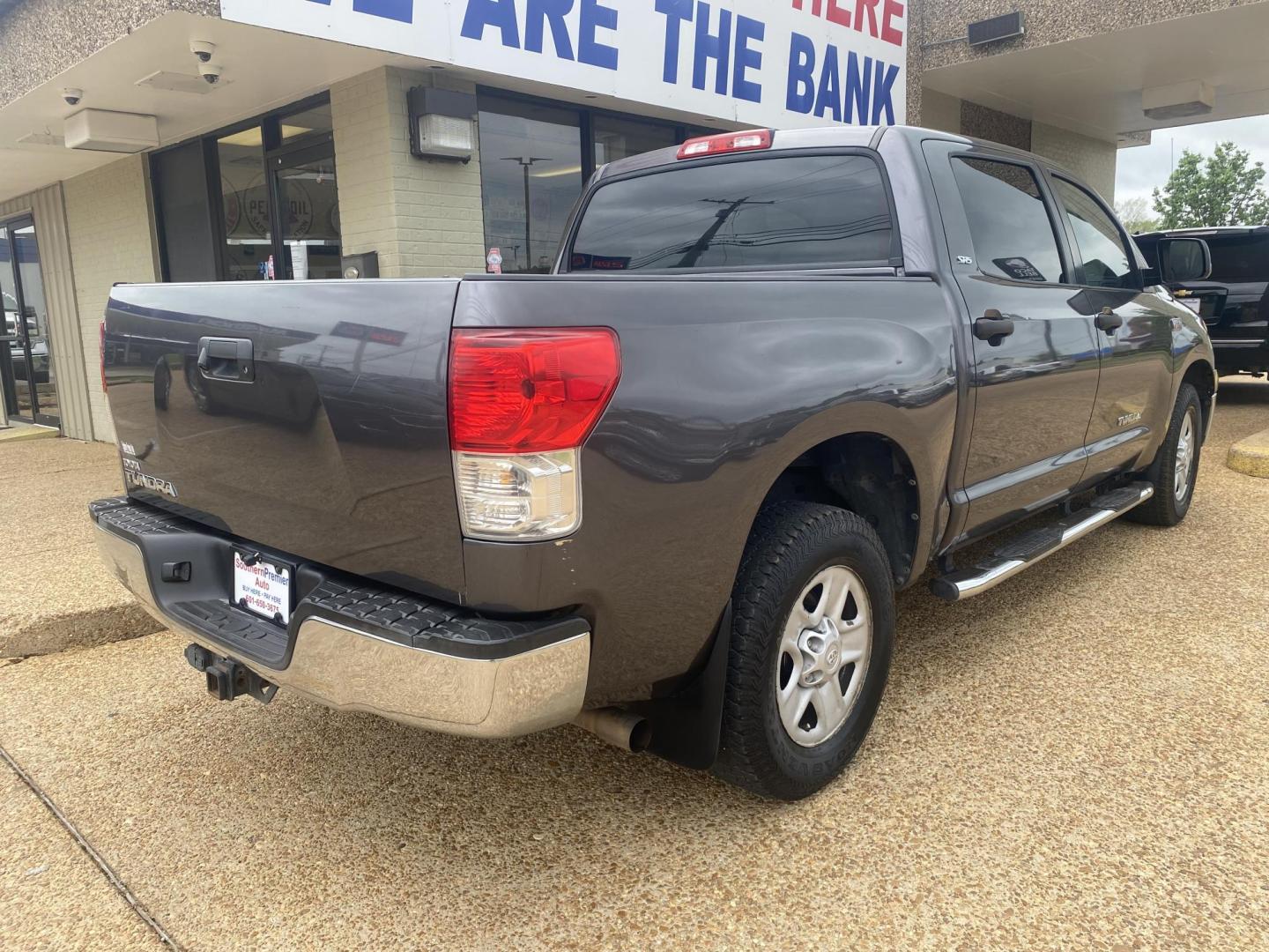 2012 GRAY TOYOTA TUNDRA SR5 (5TFEY5F17CX) , located at 922 W. Beacon St., Philadelphia, MS, 39350, (601) 650-3675, 32.770447, -89.127151 - Photo#5