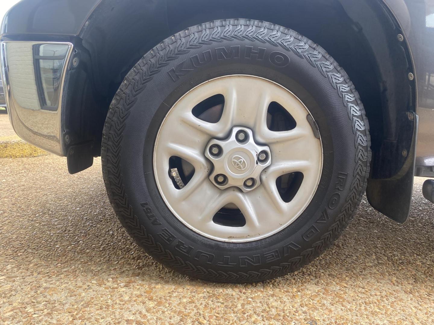 2012 GRAY TOYOTA TUNDRA SR5 (5TFEY5F17CX) , located at 922 W. Beacon St., Philadelphia, MS, 39350, (601) 650-3675, 32.770447, -89.127151 - Photo#7