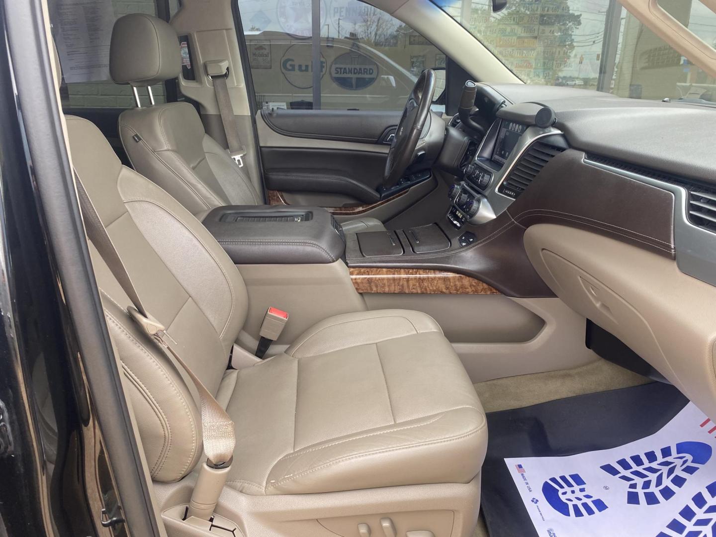 2015 BLACK CHEVROLET SUBURBAN LTZ (1GNSKKKC8FR) , located at 922 W. Beacon St., Philadelphia, MS, 39350, (601) 650-3675, 32.770447, -89.127151 - Photo#10