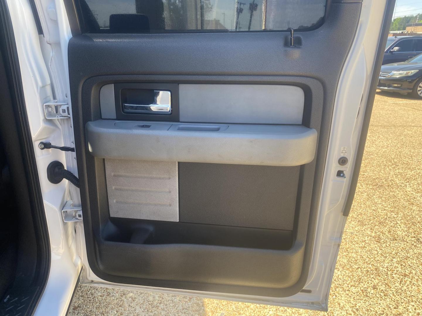 2014 WHITE FORD F-150 STX (1FTFW1CF8EF) , located at 922 W. Beacon St., Philadelphia, MS, 39350, (601) 650-3675, 32.770447, -89.127151 - Photo#15