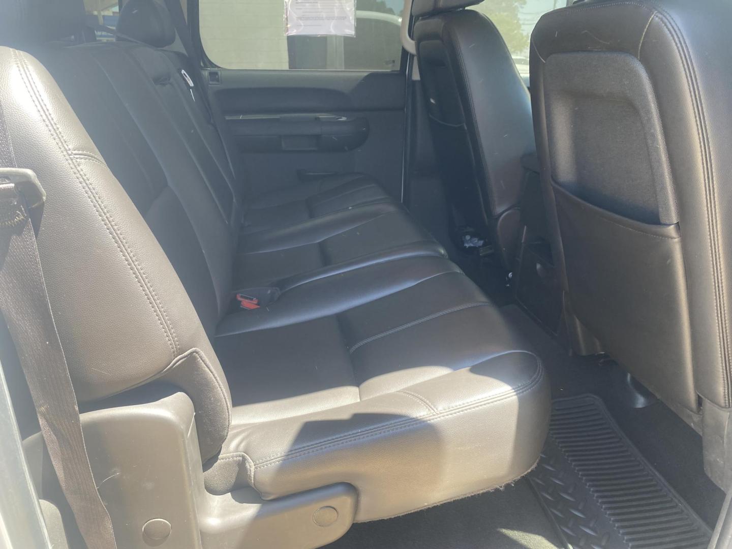 2009 WHITE CHEVROLET SILVERADO LT (3GCEK23309G) , located at 922 W. Beacon St., Philadelphia, MS, 39350, (601) 650-3675, 32.770447, -89.127151 - Photo#14