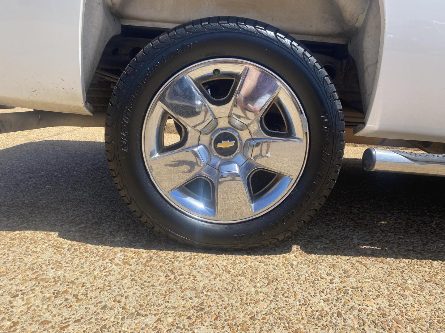 2009 WHITE CHEVROLET SILVERADO LT (3GCEK23309G) , located at 922 W. Beacon St., Philadelphia, MS, 39350, (601) 650-3675, 32.770447, -89.127151 - Photo#7