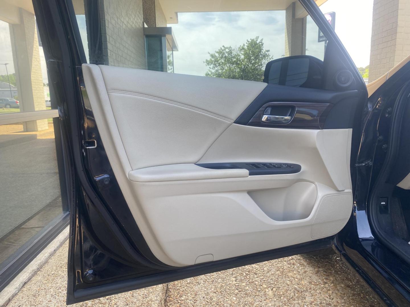 2017 BLACK HONDA ACCORD EX (1HGCR2F71HA) , located at 922 W. Beacon St., Philadelphia, MS, 39350, (601) 650-3675, 32.770447, -89.127151 - Photo#8