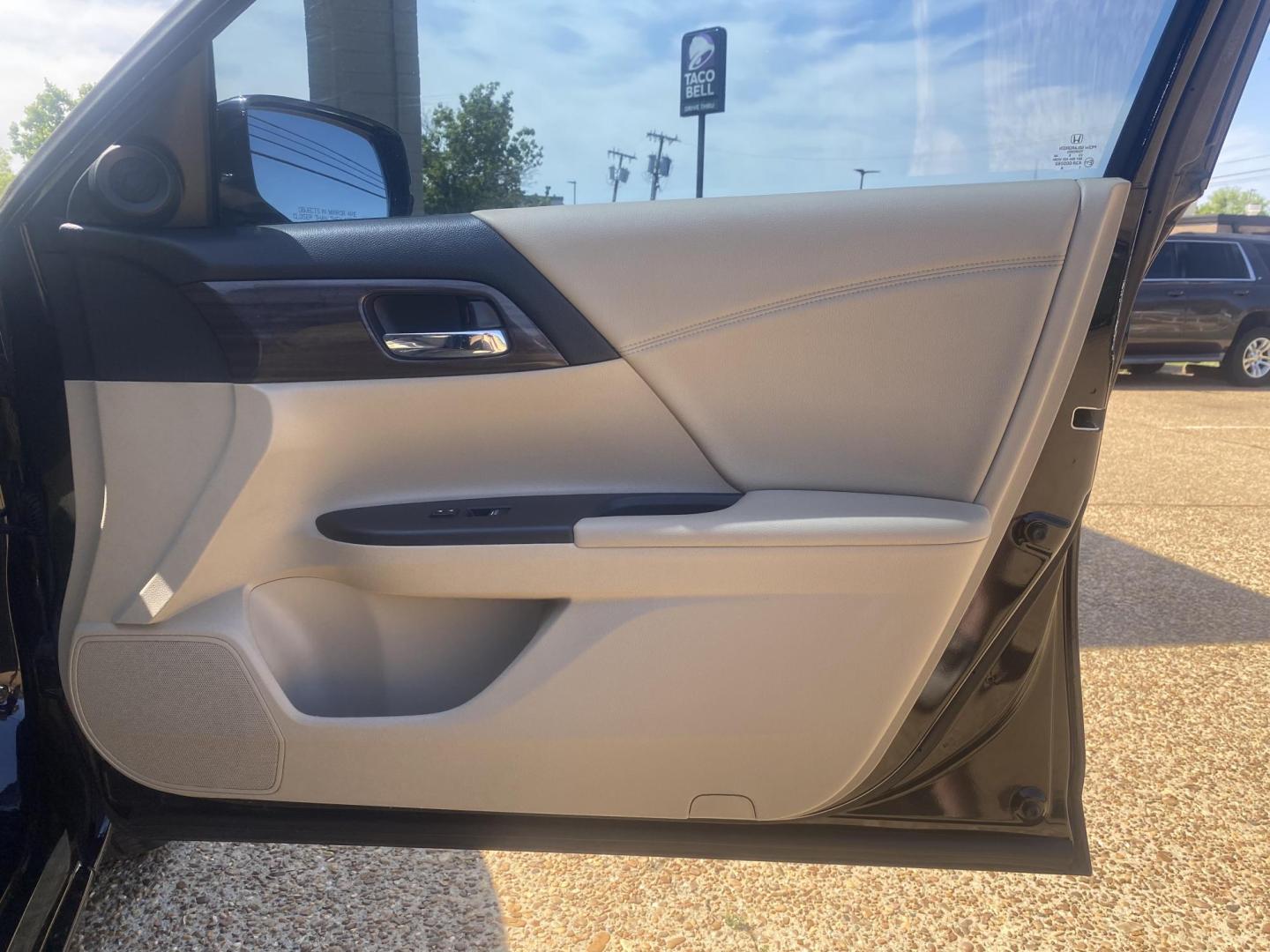 2017 BLACK HONDA ACCORD EX (1HGCR2F71HA) , located at 922 W. Beacon St., Philadelphia, MS, 39350, (601) 650-3675, 32.770447, -89.127151 - Photo#11