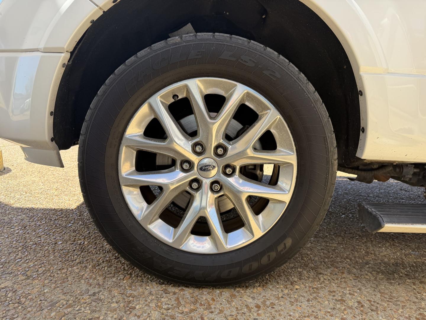 2015 WHITE FORD EXPEDITION LIMITED (1FMJU1KT6FE) , located at 922 W. Beacon St., Philadelphia, MS, 39350, (601) 650-3675, 32.770447, -89.127151 - Photo#7