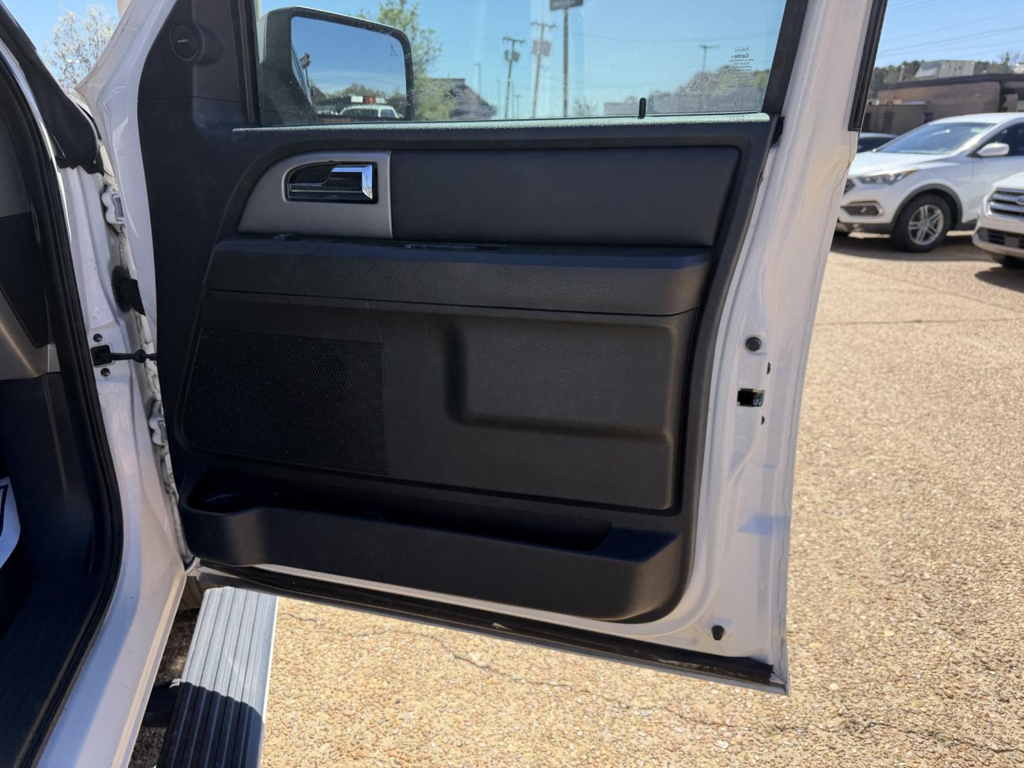 2015 WHITE FORD EXPEDITION LIMITED (1FMJU1KT6FE) , located at 922 W. Beacon St., Philadelphia, MS, 39350, (601) 650-3675, 32.770447, -89.127151 - Photo#11