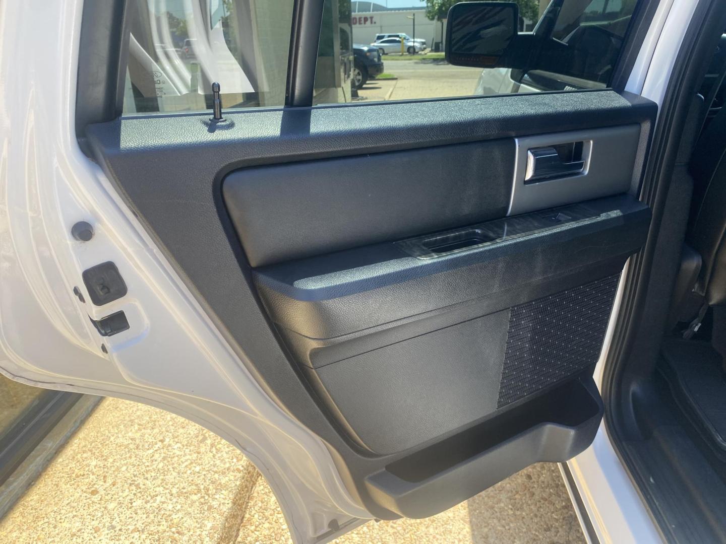 2015 WHITE FORD EXPEDITION LIMITED (1FMJU1KT6FE) , located at 922 W. Beacon St., Philadelphia, MS, 39350, (601) 650-3675, 32.770447, -89.127151 - Photo#12