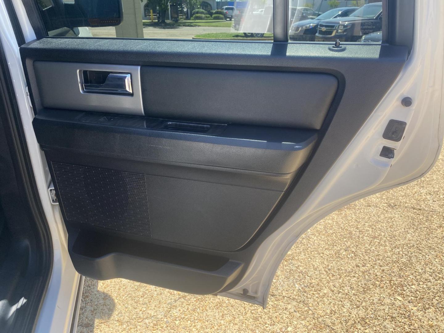 2015 WHITE FORD EXPEDITION LIMITED (1FMJU1KT6FE) , located at 922 W. Beacon St., Philadelphia, MS, 39350, (601) 650-3675, 32.770447, -89.127151 - Photo#15