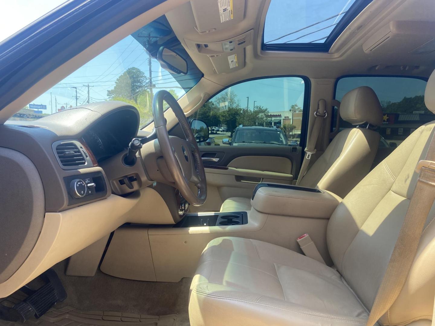 2013 BLACK CHEVROLET TAHOE LT (1GNSCBE0XDR) , located at 922 W. Beacon St., Philadelphia, MS, 39350, (601) 650-3675, 32.770447, -89.127151 - Photo#9