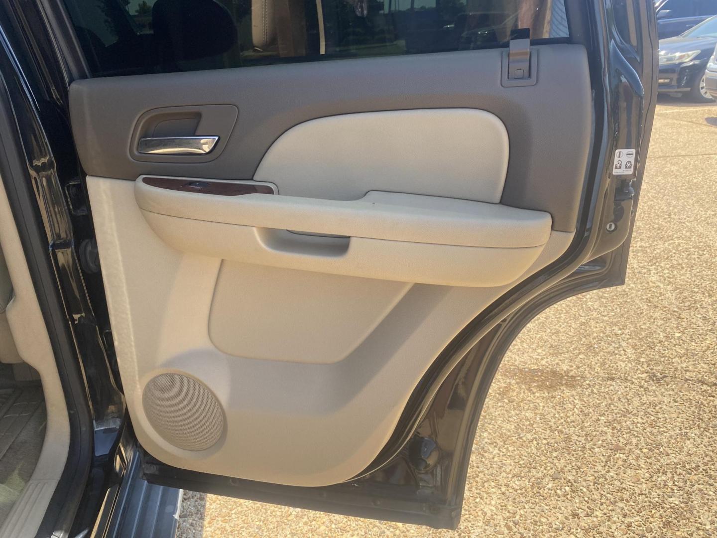 2013 BLACK CHEVROLET TAHOE LT (1GNSCBE0XDR) , located at 922 W. Beacon St., Philadelphia, MS, 39350, (601) 650-3675, 32.770447, -89.127151 - Photo#15
