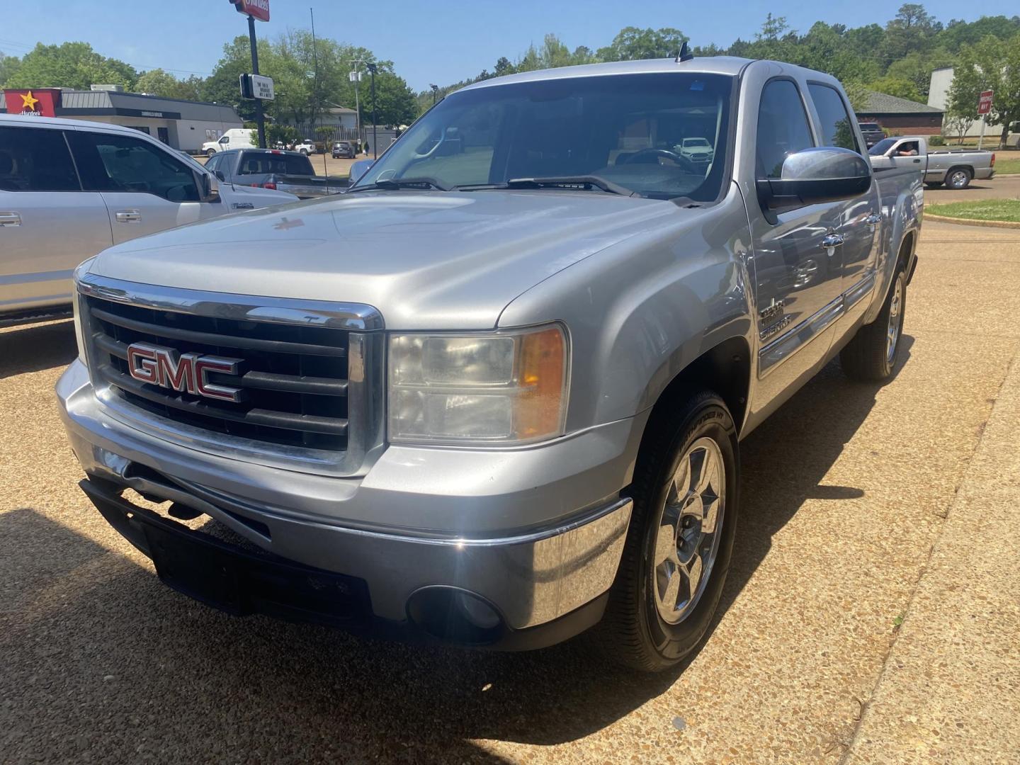 2010 SILVER GMC SIERRA SLE (3GTRCVE02AG) , located at 922 W. Beacon St., Philadelphia, MS, 39350, (601) 650-3675, 32.770447, -89.127151 - Photo#2