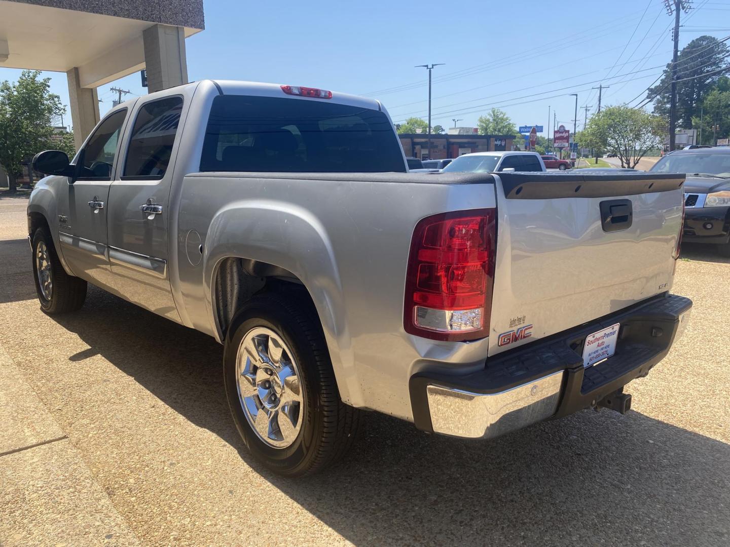 2010 SILVER GMC SIERRA SLE (3GTRCVE02AG) , located at 922 W. Beacon St., Philadelphia, MS, 39350, (601) 650-3675, 32.770447, -89.127151 - Photo#3