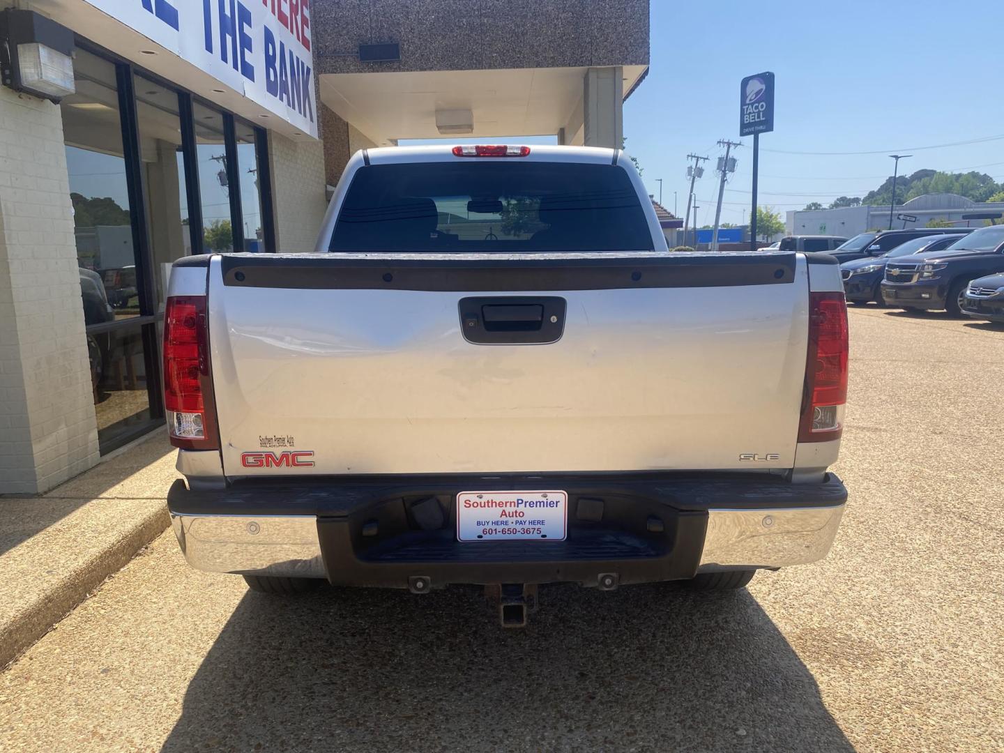 2010 SILVER GMC SIERRA SLE (3GTRCVE02AG) , located at 922 W. Beacon St., Philadelphia, MS, 39350, (601) 650-3675, 32.770447, -89.127151 - Photo#4