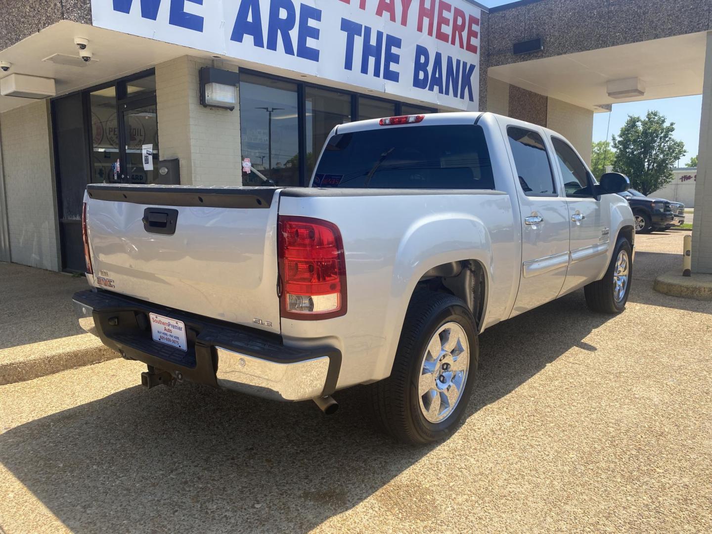 2010 SILVER GMC SIERRA SLE (3GTRCVE02AG) , located at 922 W. Beacon St., Philadelphia, MS, 39350, (601) 650-3675, 32.770447, -89.127151 - Photo#5