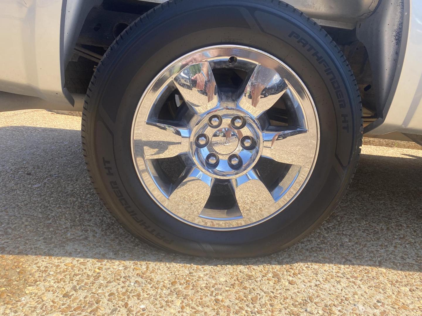 2010 SILVER GMC SIERRA SLE (3GTRCVE02AG) , located at 922 W. Beacon St., Philadelphia, MS, 39350, (601) 650-3675, 32.770447, -89.127151 - Photo#7