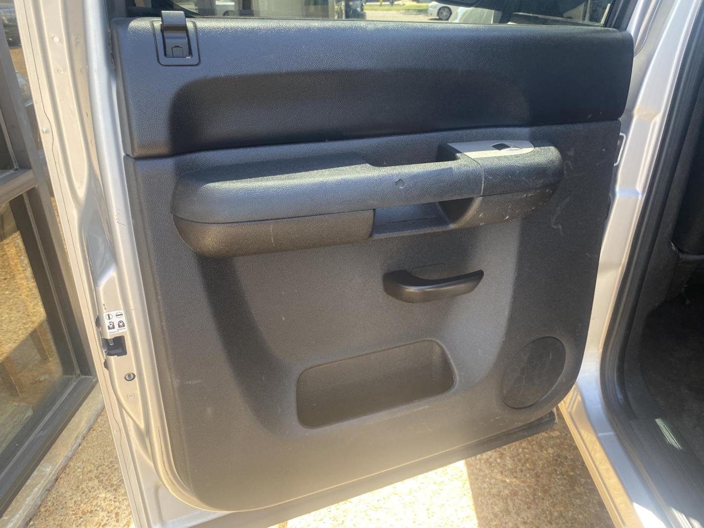 2010 SILVER GMC SIERRA SLE (3GTRCVE02AG) , located at 922 W. Beacon St., Philadelphia, MS, 39350, (601) 650-3675, 32.770447, -89.127151 - Photo#12