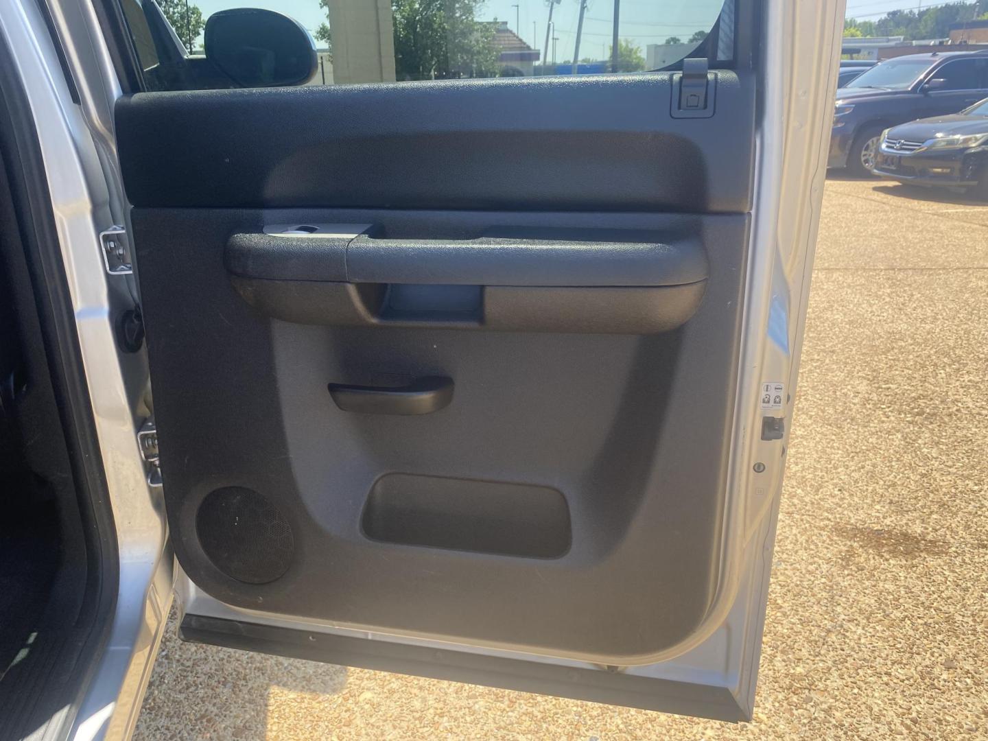 2010 SILVER GMC SIERRA SLE (3GTRCVE02AG) , located at 922 W. Beacon St., Philadelphia, MS, 39350, (601) 650-3675, 32.770447, -89.127151 - Photo#15