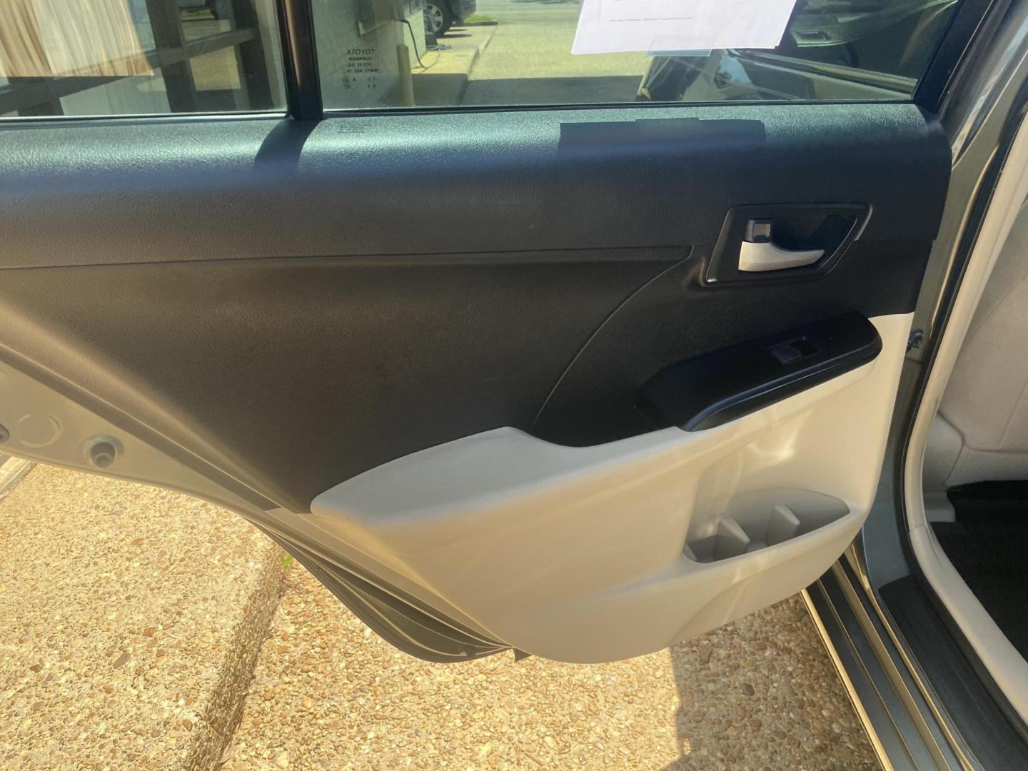 2014 GREEN TOYOTA CAMRY SE; LE; XLE; L (4T4BF1FK8ER) , located at 922 W. Beacon St., Philadelphia, MS, 39350, (601) 650-3675, 32.770447, -89.127151 - Photo#12