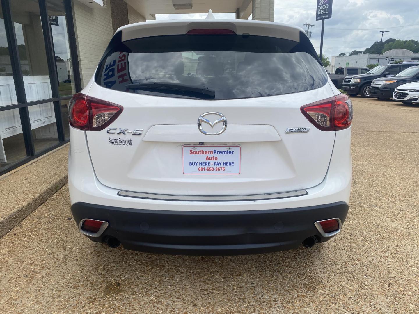 2014 WHITE MAZDA CX-5 GRAND TOURING (JM3KE2DY6E0) , located at 922 W. Beacon St., Philadelphia, MS, 39350, (601) 650-3675, 32.770447, -89.127151 - Photo#4