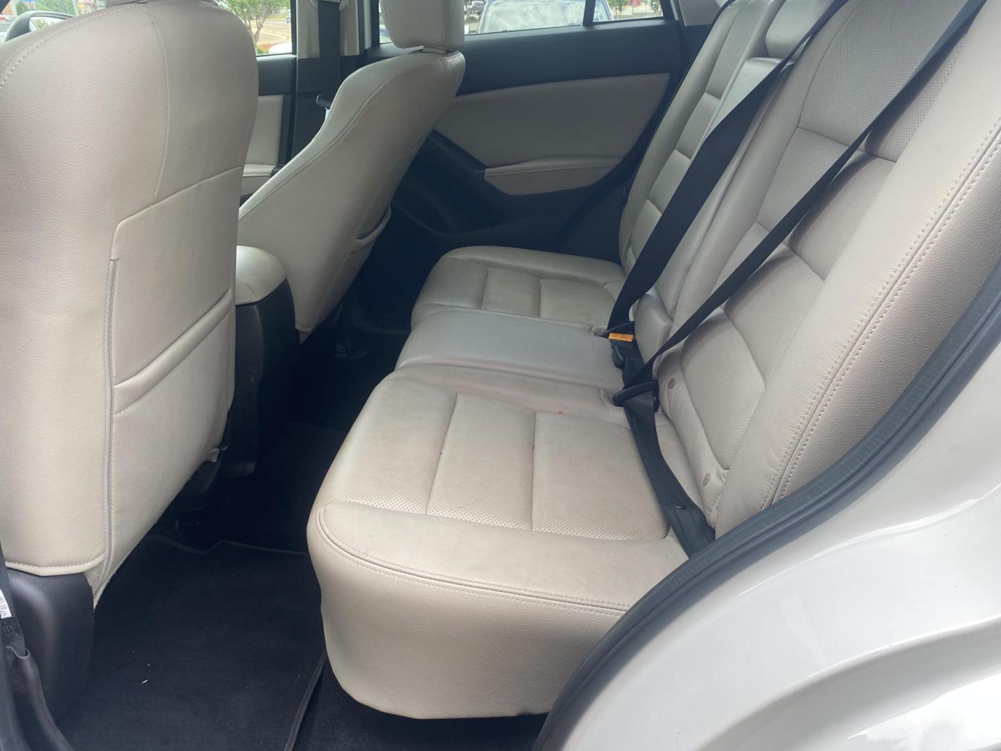 2014 WHITE MAZDA CX-5 GRAND TOURING (JM3KE2DY6E0) , located at 922 W. Beacon St., Philadelphia, MS, 39350, (601) 650-3675, 32.770447, -89.127151 - Photo#13