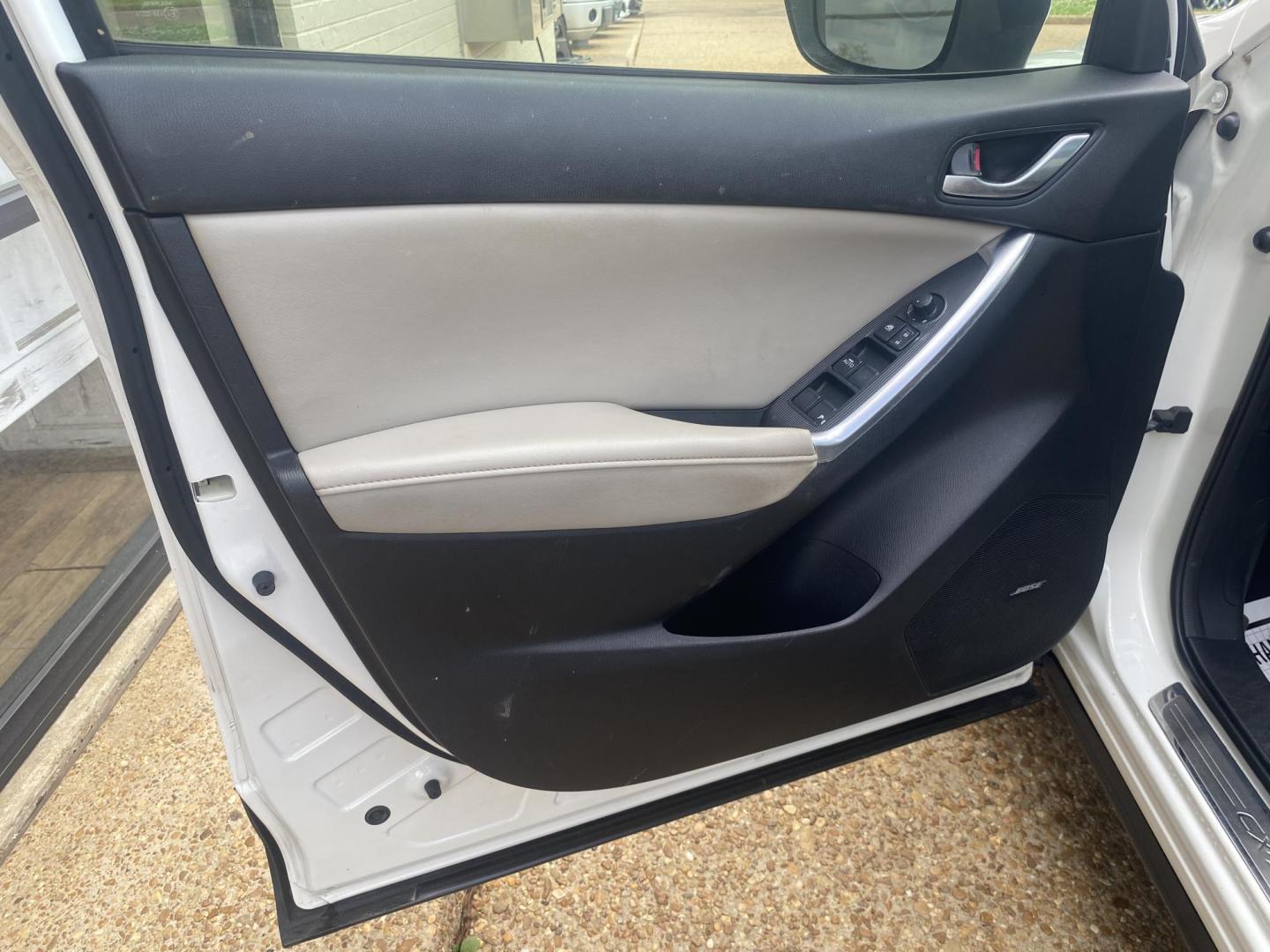 2014 WHITE MAZDA CX-5 GRAND TOURING (JM3KE2DY6E0) , located at 922 W. Beacon St., Philadelphia, MS, 39350, (601) 650-3675, 32.770447, -89.127151 - Photo#8