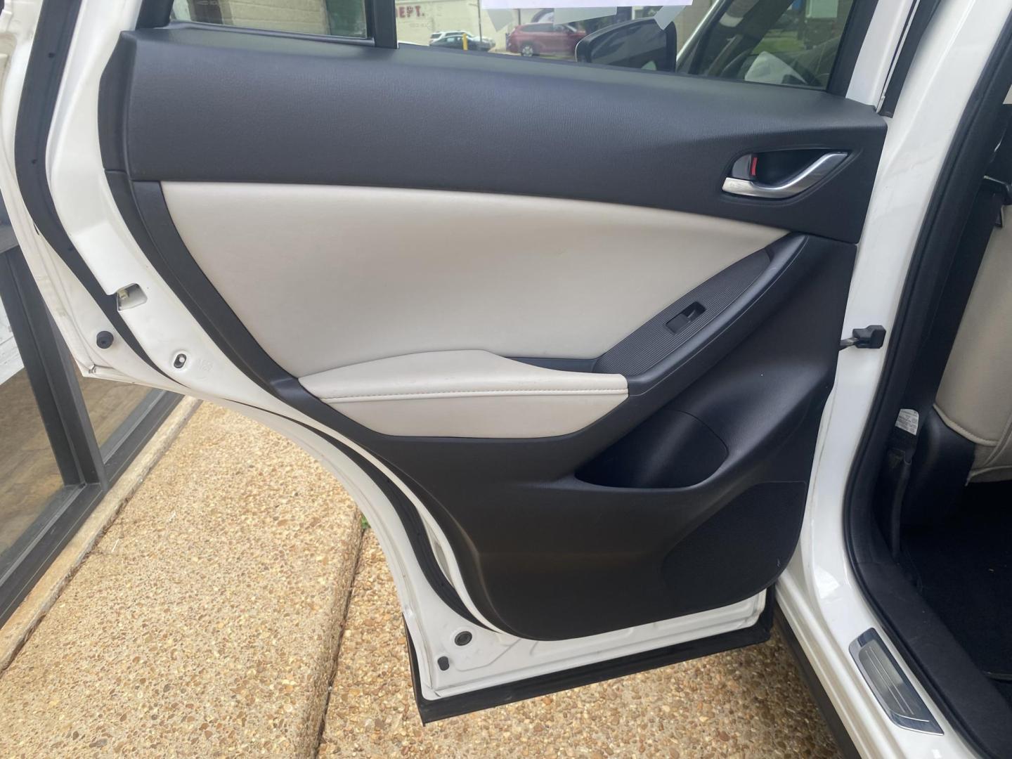 2014 WHITE MAZDA CX-5 GRAND TOURING (JM3KE2DY6E0) , located at 922 W. Beacon St., Philadelphia, MS, 39350, (601) 650-3675, 32.770447, -89.127151 - Photo#12