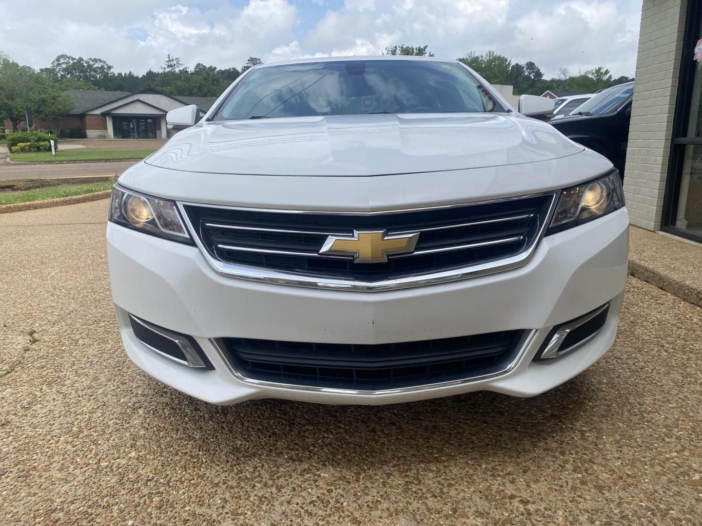 2016 WHITE CHEVROLET IMPALA LT (1LT) (2G1105SA4G9) , located at 922 W. Beacon St., Philadelphia, MS, 39350, (601) 650-3675, 32.770447, -89.127151 - Photo#1