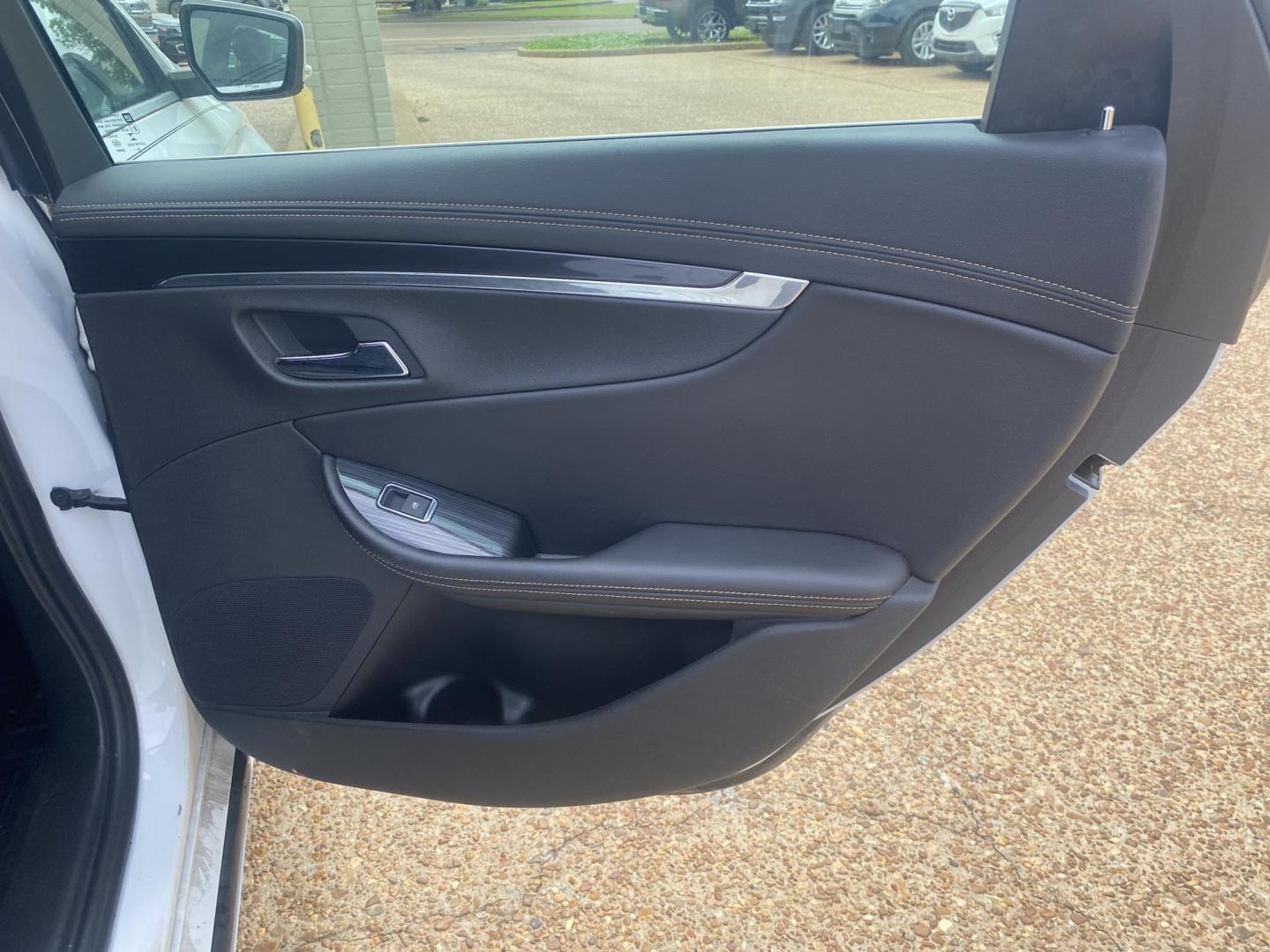 2016 WHITE CHEVROLET IMPALA LT (1LT) (2G1105SA4G9) , located at 922 W. Beacon St., Philadelphia, MS, 39350, (601) 650-3675, 32.770447, -89.127151 - Photo#15