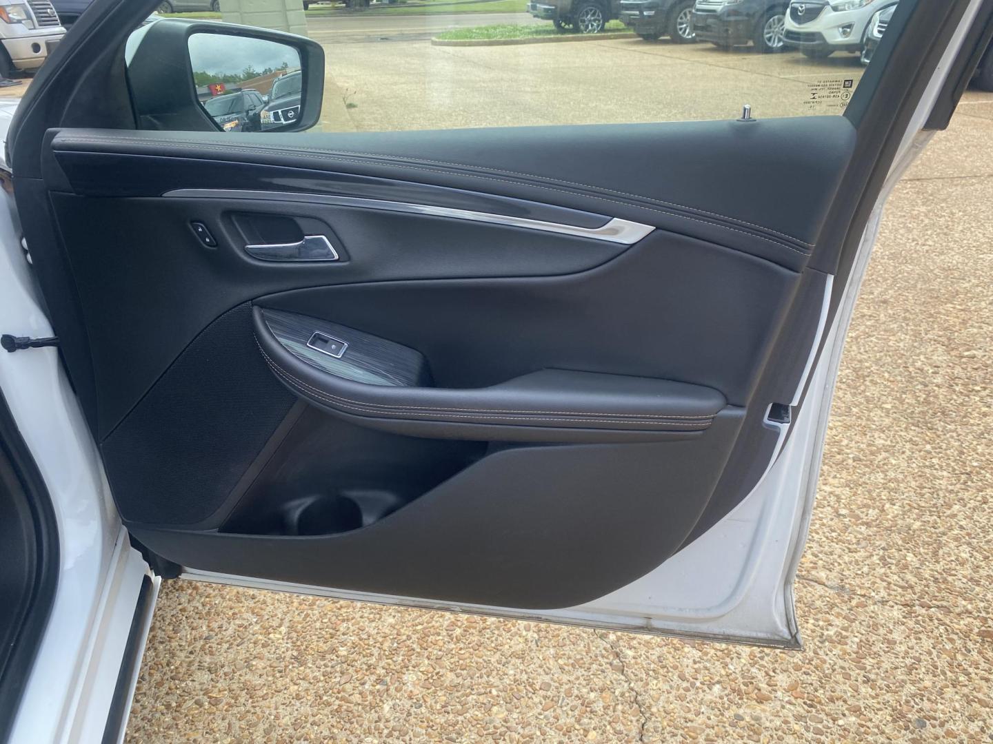 2016 WHITE CHEVROLET IMPALA LT (1LT) (2G1105SA4G9) , located at 922 W. Beacon St., Philadelphia, MS, 39350, (601) 650-3675, 32.770447, -89.127151 - Photo#11