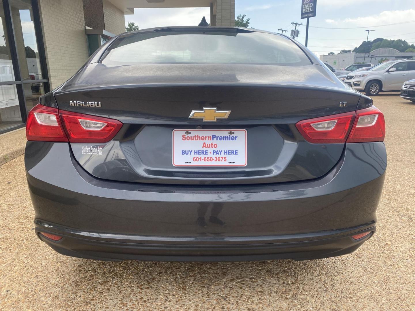 2018 GRAY CHEVROLET MALIBU LT (2FL) (1G1ZD5ST7JF) , located at 922 W. Beacon St., Philadelphia, MS, 39350, (601) 650-3675, 32.770447, -89.127151 - Photo#4