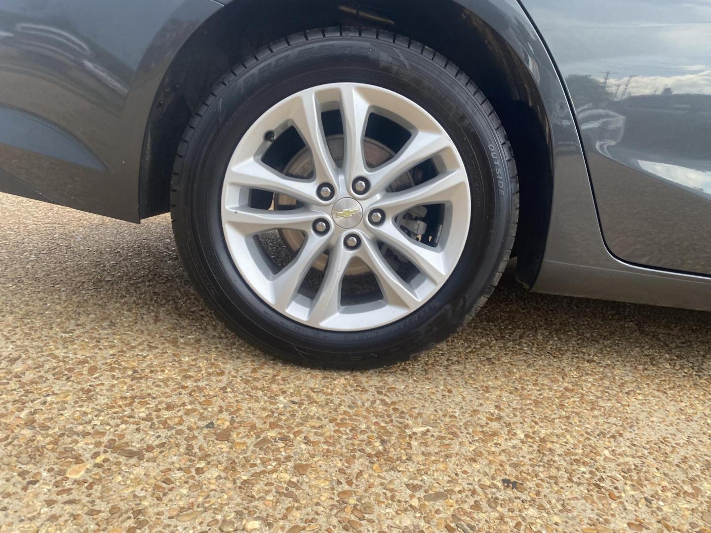 2018 GRAY CHEVROLET MALIBU LT (2FL) (1G1ZD5ST7JF) , located at 922 W. Beacon St., Philadelphia, MS, 39350, (601) 650-3675, 32.770447, -89.127151 - Photo#7