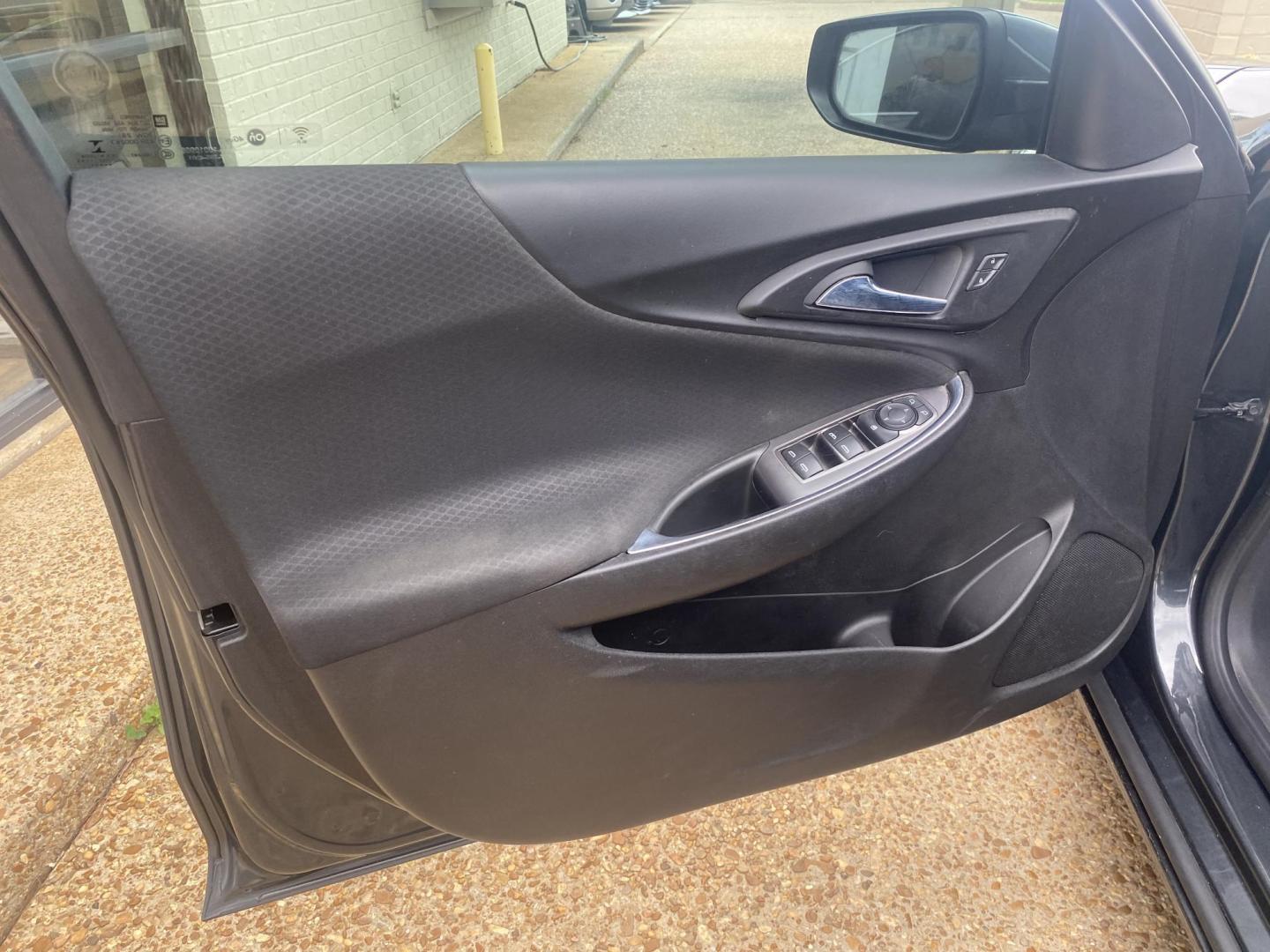 2018 GRAY CHEVROLET MALIBU LT (2FL) (1G1ZD5ST7JF) , located at 922 W. Beacon St., Philadelphia, MS, 39350, (601) 650-3675, 32.770447, -89.127151 - Photo#8