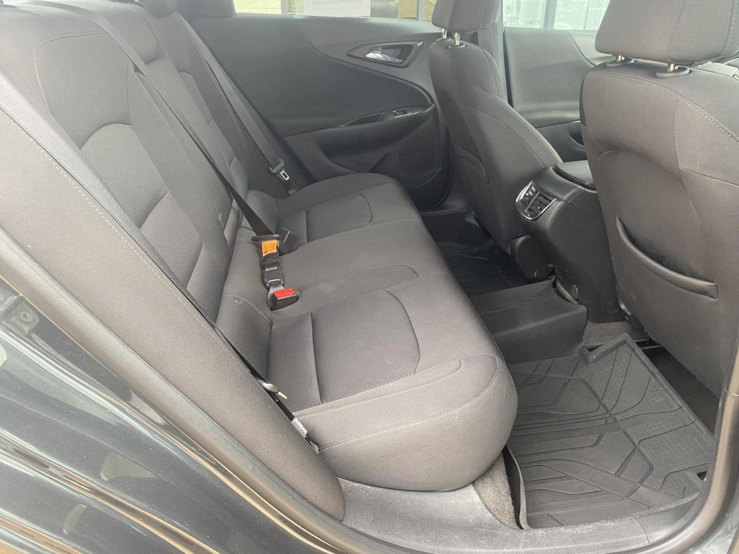 2018 GRAY CHEVROLET MALIBU LT (2FL) (1G1ZD5ST7JF) , located at 922 W. Beacon St., Philadelphia, MS, 39350, (601) 650-3675, 32.770447, -89.127151 - Photo#14