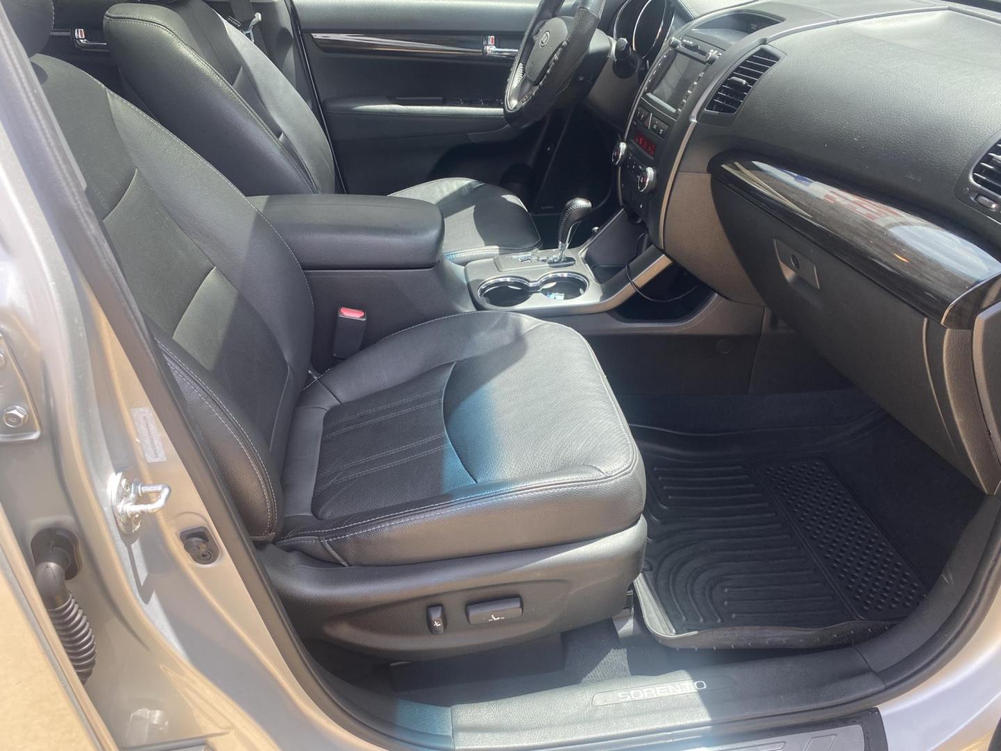 2013 SILVER KIA SORENTO SX (5XYKW4A23DG) , located at 922 W. Beacon St., Philadelphia, MS, 39350, (601) 650-3675, 32.770447, -89.127151 - Photo#10