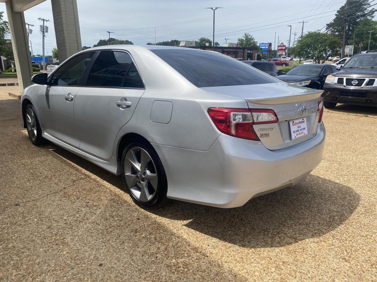 2014 SILVER TOYOTA CAMRY SE; LE; XLE; L (4T1BF1FK6EU) , located at 922 W. Beacon St., Philadelphia, MS, 39350, (601) 650-3675, 32.770447, -89.127151 - Photo#3