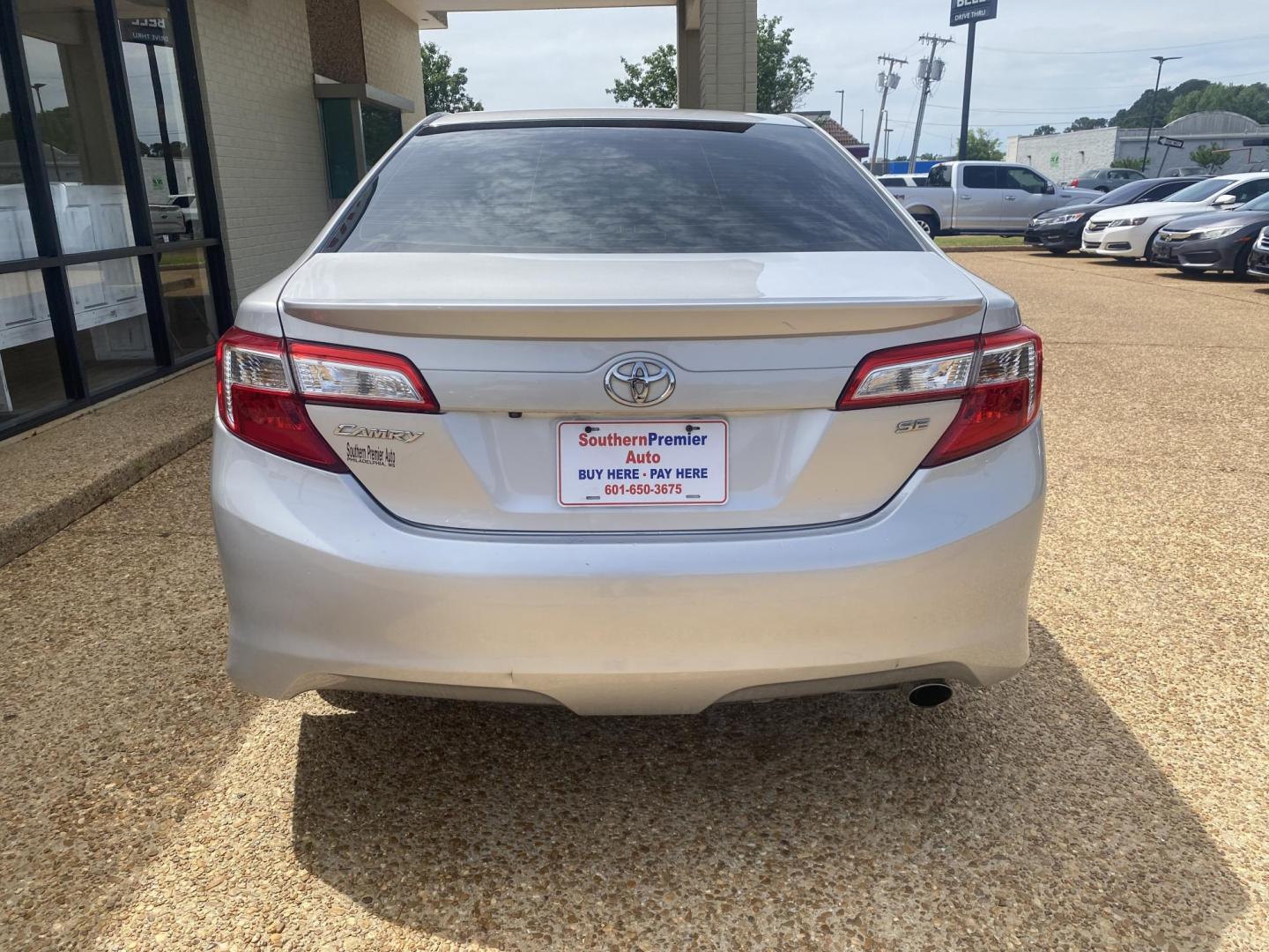 2014 SILVER TOYOTA CAMRY SE; LE; XLE; L (4T1BF1FK6EU) , located at 922 W. Beacon St., Philadelphia, MS, 39350, (601) 650-3675, 32.770447, -89.127151 - Photo#6