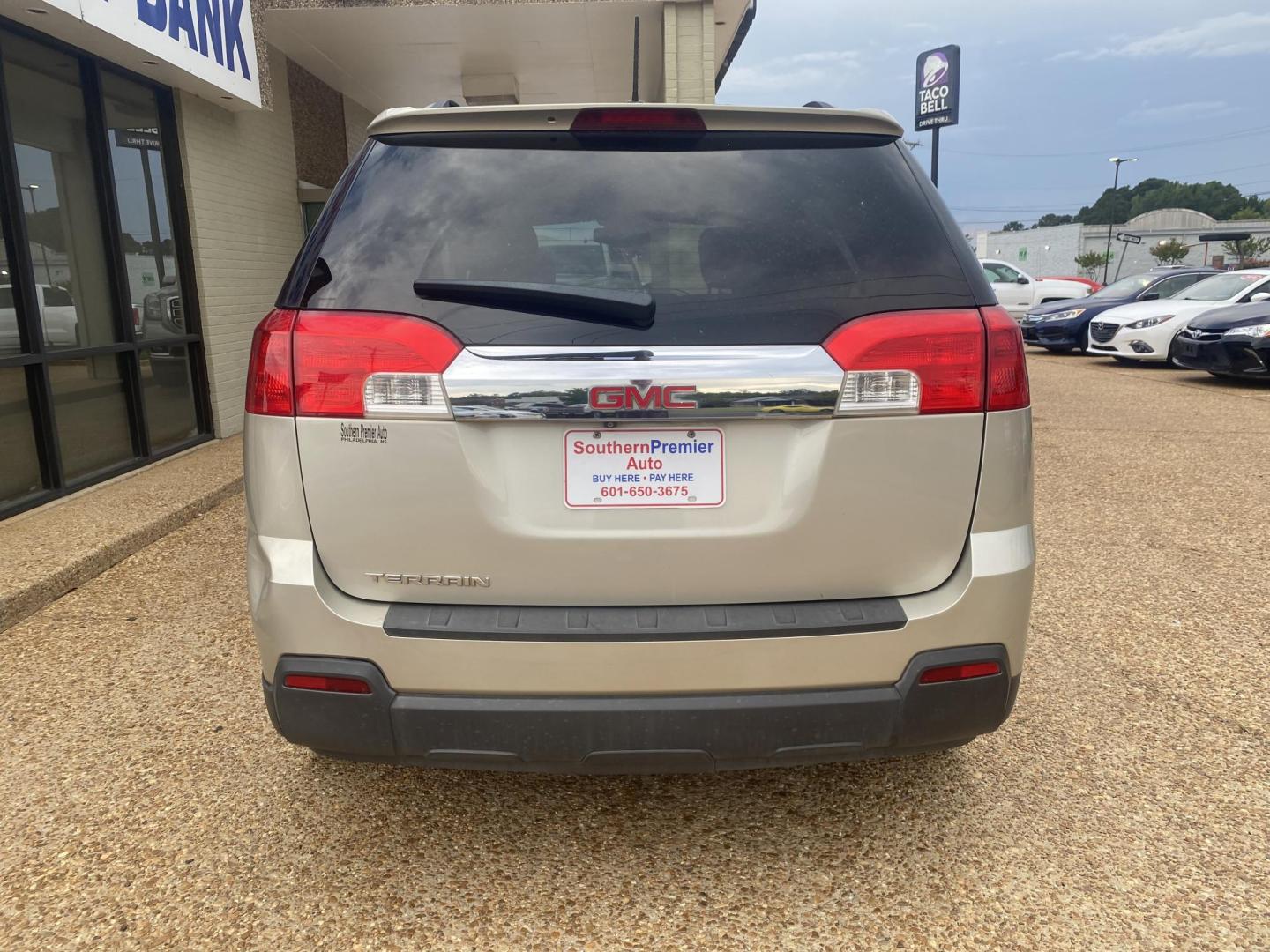 2015 TAN GMC TERRAIN SLT1 (2GKALSEK5F6) , located at 922 W. Beacon St., Philadelphia, MS, 39350, (601) 650-3675, 32.770447, -89.127151 - Photo#4