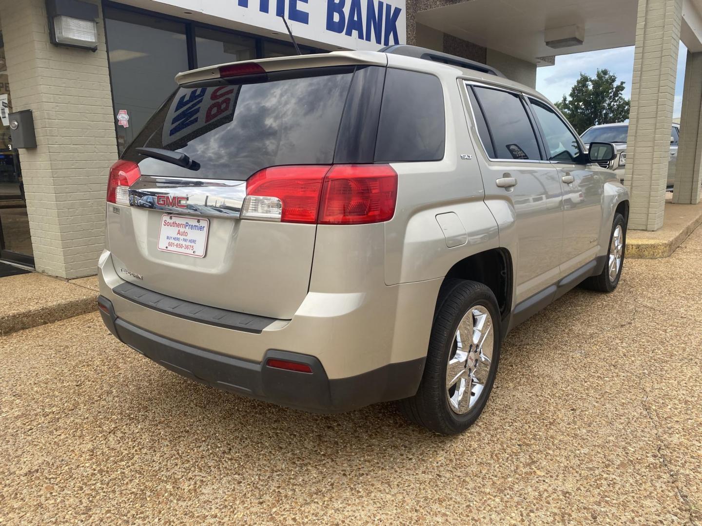 2015 TAN GMC TERRAIN SLT1 (2GKALSEK5F6) , located at 922 W. Beacon St., Philadelphia, MS, 39350, (601) 650-3675, 32.770447, -89.127151 - Photo#5